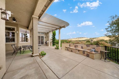 1251 Souza Dr, Folsom CA  95762-7559 exterior