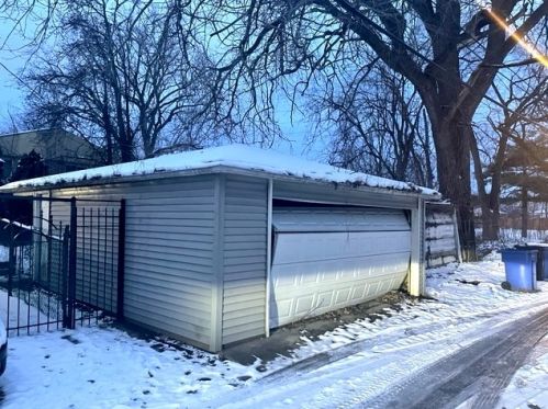 1115 110th St, Chicago IL  60643-3743 exterior