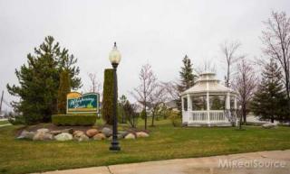29209 Red Maple Dr, New Baltimore, MI 48051-2751