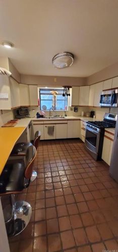 435 Kings Hwy, Valley Cottage NY 10989-1534 exterior