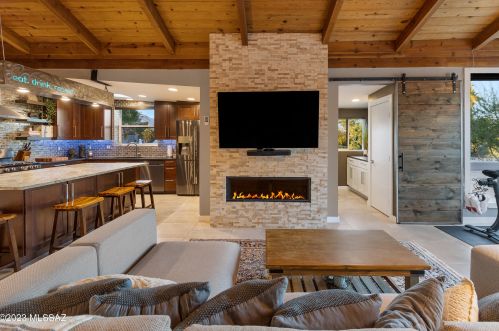 6126 Seneca St, Tucson AZ  85712-3011 exterior