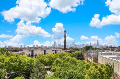 1937 Diversey Pkwy, Chicago IL  60614-1074 exterior