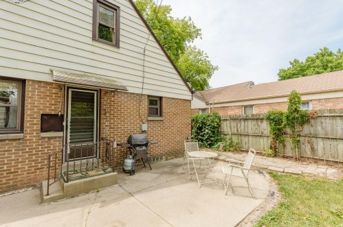 8930 Lincoln Ave, Milwaukee WI 53207-1711 exterior