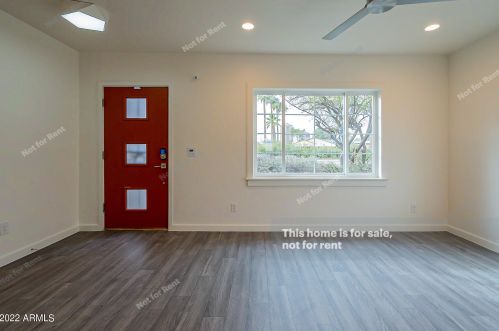 2801 10 St, Phoenix AZ 85086-0929 exterior