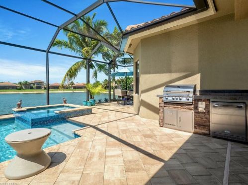 3251 Atlantic Cir, Naples FL 34119-8636 exterior