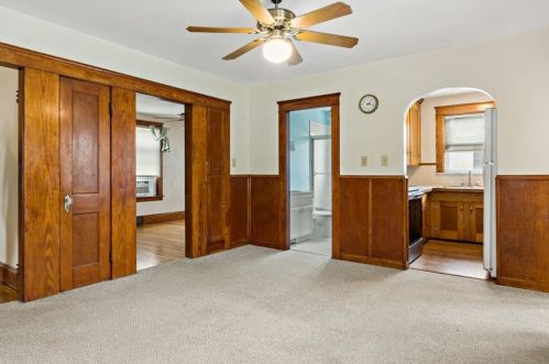 55 6 Ave, Woonsocket RI 02895-4024 exterior