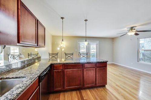 7329 Vernon Ave, Chicago IL 60653-3405 exterior