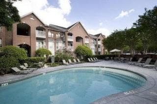 9701 Meyer Forest Dr, Houston TX  77096-4314 exterior