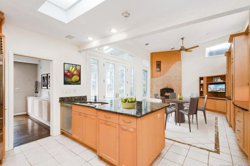 14 Cypress Rd, Hartford CT 06111-5606 exterior