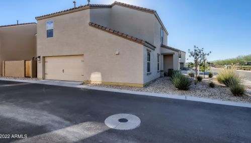 8037 Albeniz Pl, Phoenix AZ  85043 exterior