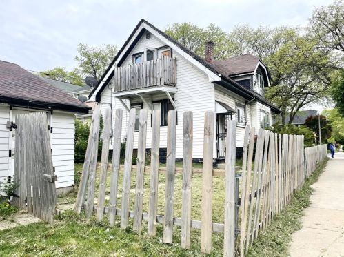 3384 37th St, Milwaukee WI  53216-3726 exterior