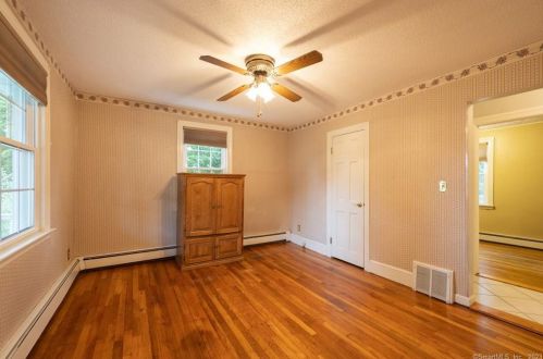 310 Main St, Meriden CT 06450-6047 exterior