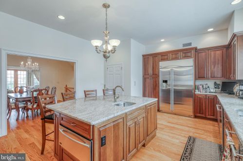 124 Bainbridge St, Philadelphia PA 19147-1866 exterior