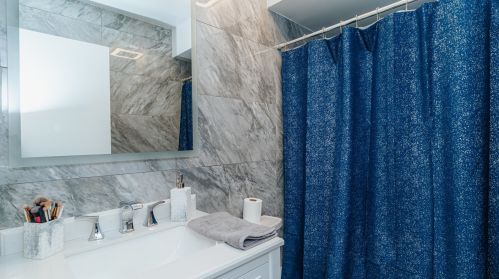 4623 Chester Ave, Chicago IL 60656-4280 exterior