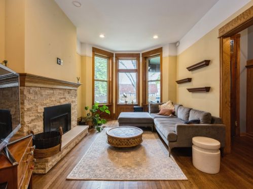 4052 Paulina St, Chicago IL 60613-2520 exterior