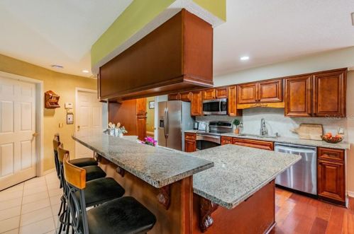 11506 Louvre Pl, Tampa FL 33617-2447 exterior