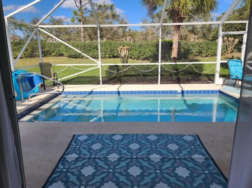 10701 Hartwick Dr, Fort Pierce FL 34987-1924 exterior