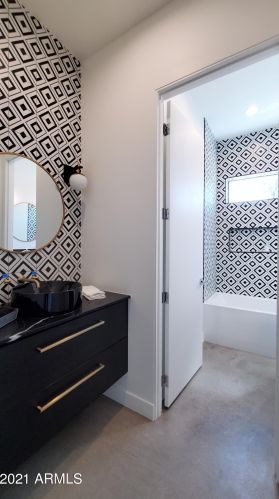 4214 41 St, Phoenix AZ 85032-6711 exterior