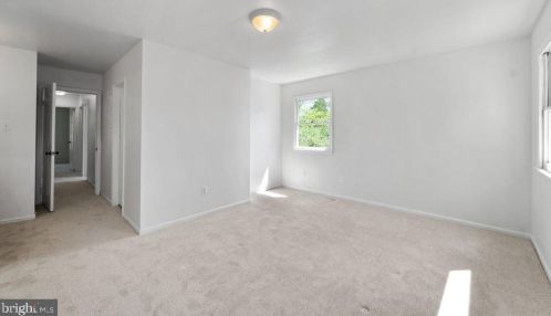 5307 Gln Grn Ct, Alexandria VA 22315-4230 exterior