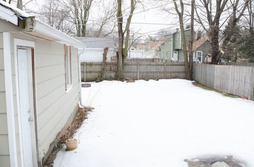 610 Chestnut St, Waukegan IL 60085-3803 exterior