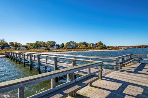 3717 Parke Dr, Edgewater MD 21037-4115 exterior