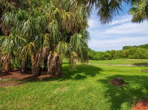 441 Fairway Lndg, Fort Pierce FL  34986-2168 exterior