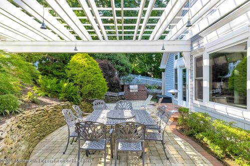 3 Oak Ln, Locust NJ  07760-1306 exterior