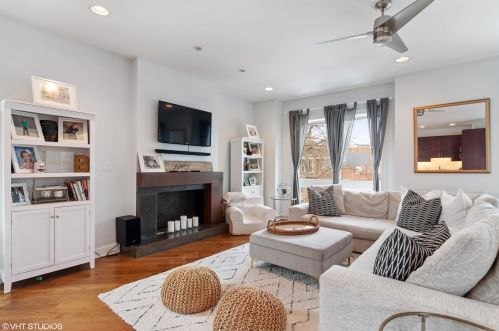 1921 Oakdale Ave, Chicago IL 60657-4026 exterior