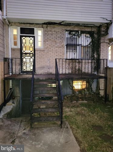 917 Delafield Pl, Washington DC 20011-4418 exterior