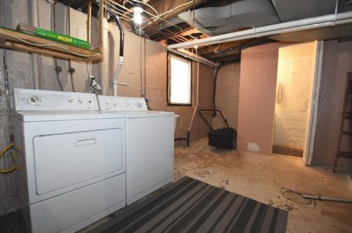 20 Sceneridge Ave, Pittsburgh PA 15227-2724 exterior