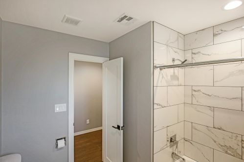 2928 18 Ave, Phoenix AZ 85015-5247 exterior