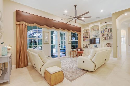 9328 Scarborough Ct, Fort Pierce FL  34986-3360 exterior