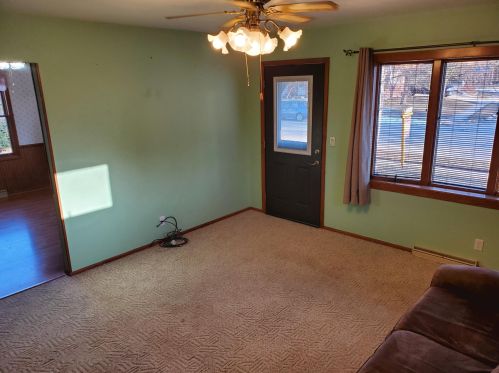 1130 Thomas St, Manitowoc WI 54220-2250 exterior