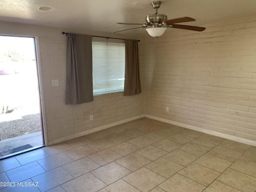 8464 Mary Dr, Tucson AZ 85730-1831 exterior