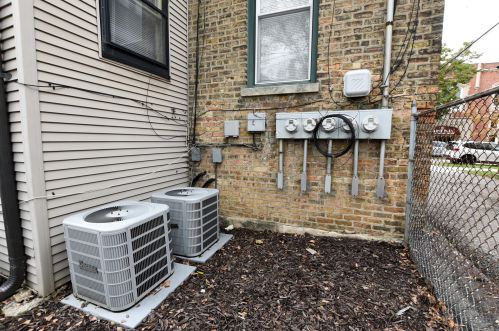 2649 Altgeld St, Chicago IL 60647-1872 exterior