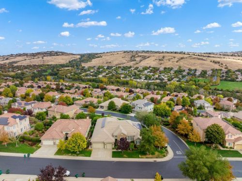 1251 Souza Dr, Folsom CA  95762-7559 exterior