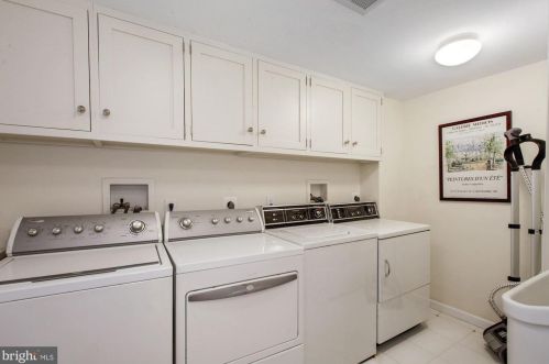 11013 Cripplegate Rd, Rockville MD 20854-1630 exterior