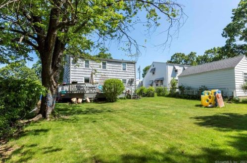 169 Glenwood St, Manchester CT 06040-5548 exterior