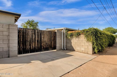 2545 15 St, Phoenix AZ 85040-1303 exterior