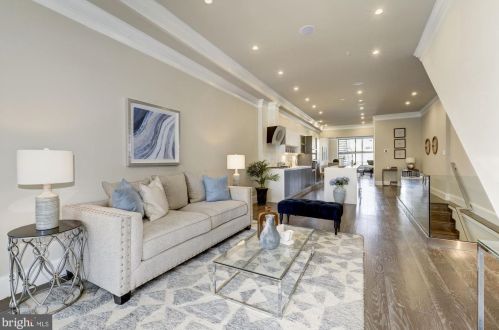 117 New York Ave, Washington DC  20001-1229 exterior