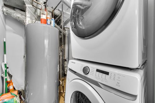 4658 Ellis Ave, Chicago IL  60653-3625 exterior