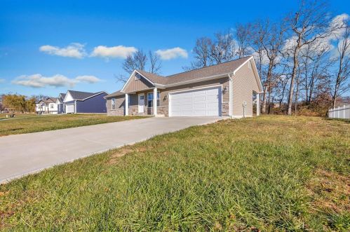 250 Village Circle Dr, Winfield MO 63389-2051 exterior