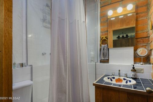 11330 Tanque Verde Rd, Tucson AZ  85749-8525 exterior