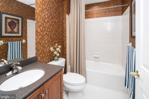 47 Tree Swallow Dr, Princeton NJ 08540-6134 exterior