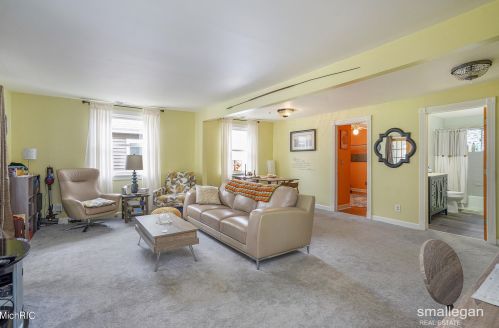 3644 Balsam Ave, Grand Rapids MI 49525-2472 exterior