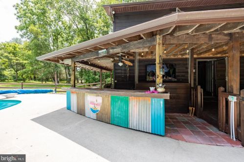 2344 Evergreen Ln, Pottstown PA 19465-8884 exterior