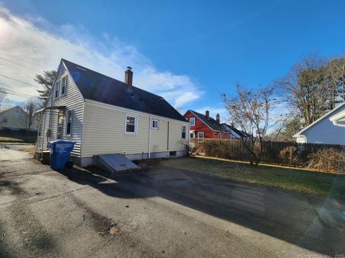 121 Loomis St, Manchester CT  06042-1947 exterior