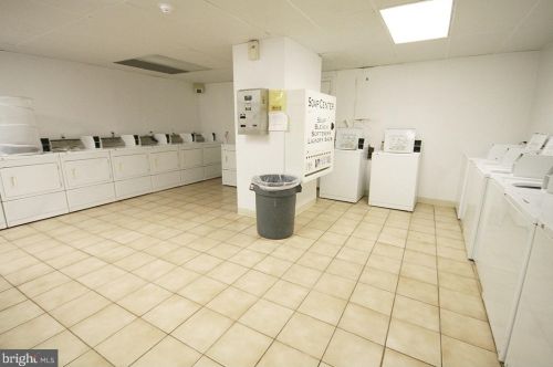 1324 Locust St, Philadelphia PA 19107-5604 exterior