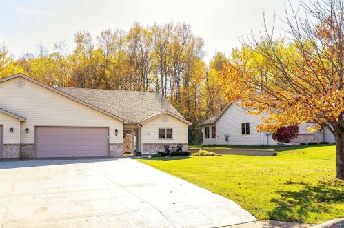 328 Hickory St, Duluth MN 55811-4899 exterior