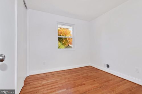 4608 Coachway Dr, Rockville MD  20852-2338 exterior